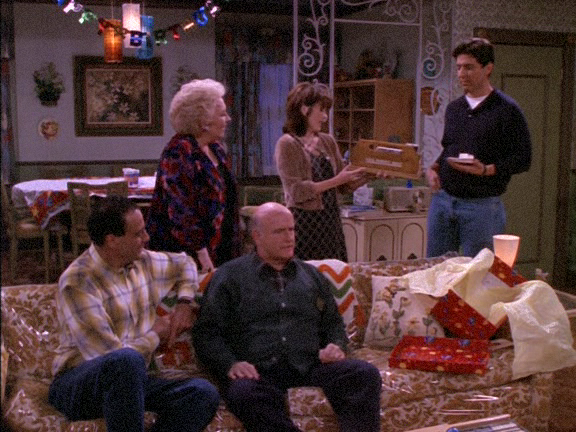 Everybody Loves Raymond - 02x09 The Gift.avi_000332332.png