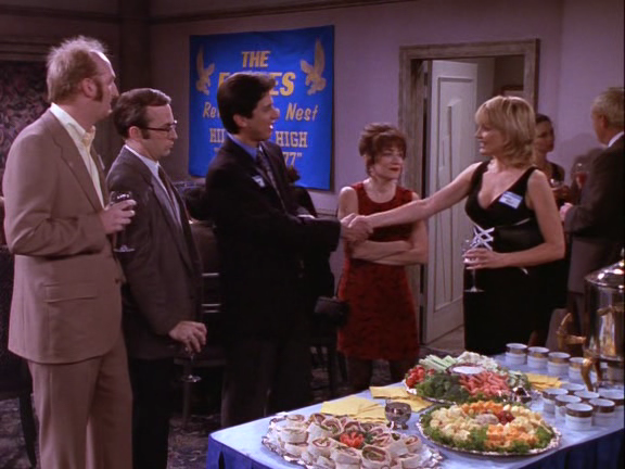 Everybody Loves Raymond - 02x10 High School.avi_000539205.png